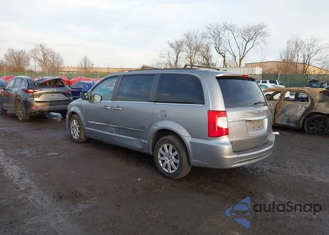 2016 Chrysler Town & Country Touring z USA, uszkodzony, nr VIN 2C4RC1BG8GR288672